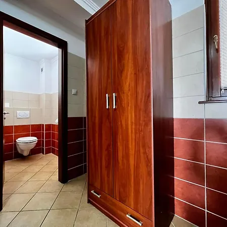 Kolbaszhaz Apartment *